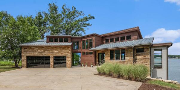 68448 Beechwood Drive, Dowagiac, Michigan 49047, USA