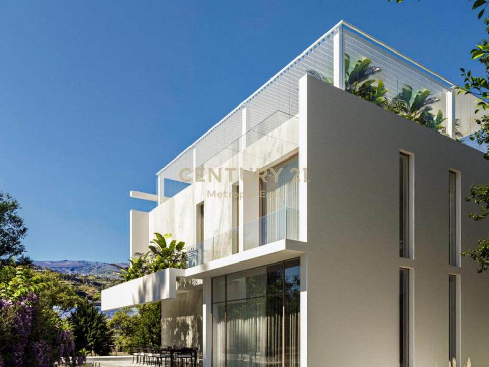 Liqeni i Thatë, Tirana, Albania