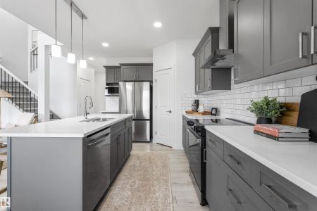 84 GLADSTONE BEND, Spruce Grove, Alberta T7X 4E6, Canada