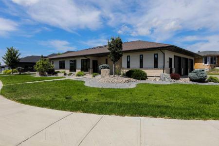 500 GOLD CANYON PLACE S, Lethbridge, Alberta T1K 8J1, Canada