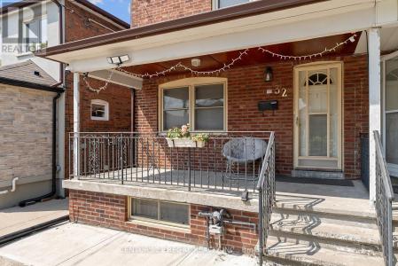 32 CHAMBERLAIN AVENUE, Toronto (briar Hill-belgravia), Ontario M6E 4J8, Canada