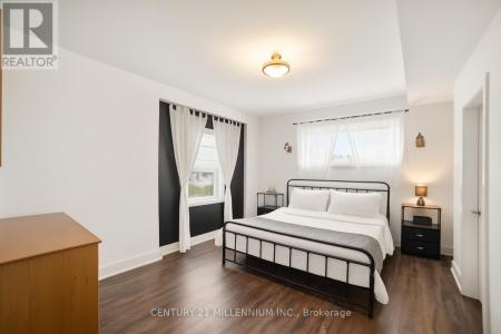 17 CENTRE STREET, Orangeville, Ontario L9W 7S6, Canada