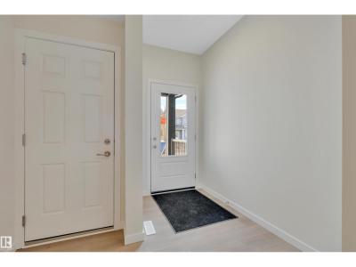 9104 ELVES LO NW, Edmonton, Alberta T6M 3G2, Canada