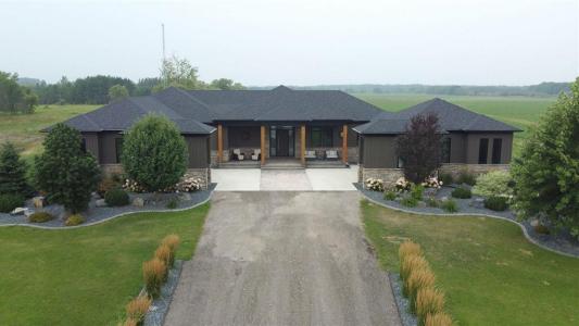 67028 WILLOWDALE ROAD, Cooks Creek, Manitoba R5M 0G5, Canada