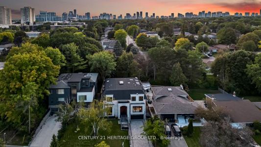 52 BURBANK DRIVE, Toronto, Ontario M2K 1N2, Canada