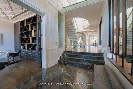 52 BURBANK DRIVE, Toronto, Ontario M2K 1N2, Canada