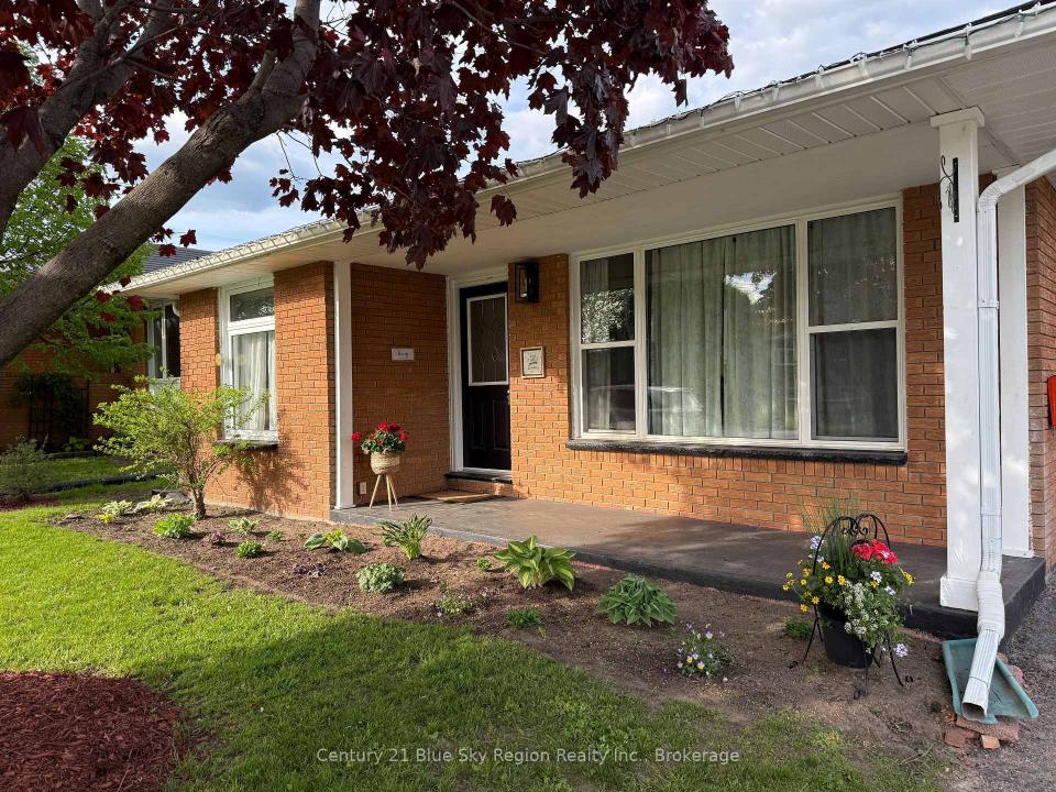 14 MARSHALL PARK DRIVE, North Bay, Ontario P1A 2N9, Canada