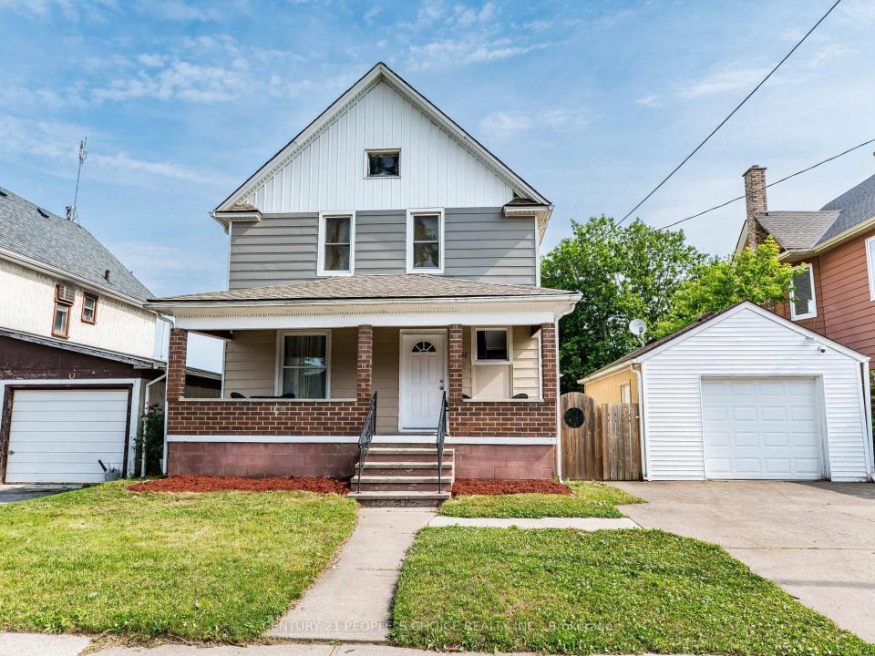 5001 KITCHENER STREET, Niagara Falls, Ontario L2G 1A9, Canada