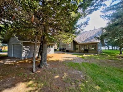 107 MOUNT VIEW, Waterton Park, Alberta T0K 2M0, Canada