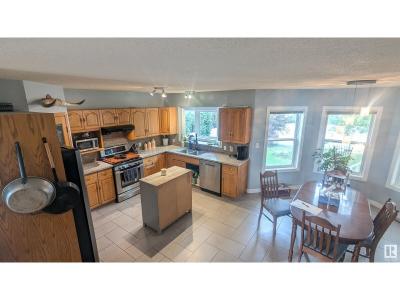 5937 43A ST, Vegreville, Alberta T9C 1V2, Canada