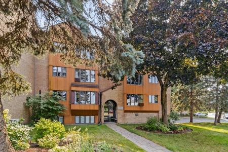 8960 Boul. Rivard, Brossard, Québec J4X 1Y1, Canada