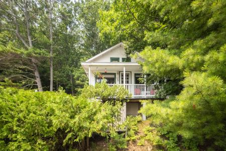 8368 Portage Point Drive, Onekama, Michigan 49675, Estados Unidos