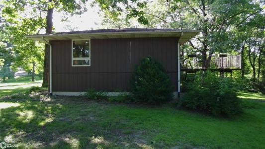 11779 Greenwood Drive, Burlington, Iowa 52601