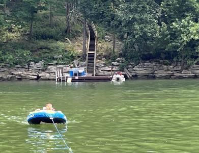 341 Godsey Avenue, Whitley City, Kentucky 42653, USA