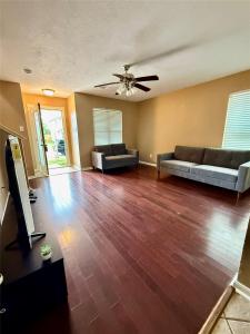 447 Silky Leaf Drive , Houston, Texas 77073