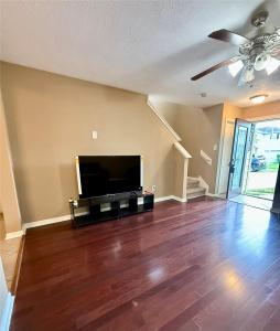 447 Silky Leaf Drive , Houston, Texas 77073