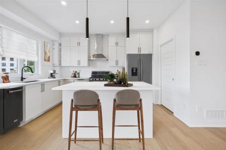 106  Ch. Jean-Paul-Lemieux, Chelsea, Quebec J8B 0C1, Canada