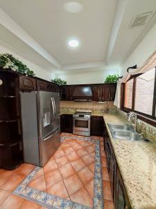 Pinar del Río , San Rafael Escazú, San José 00001, Costa Rica