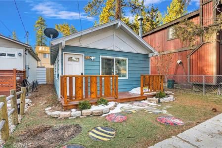 906 W Aeroplane Boulevard, Big Bear City, 加利福尼亚州 92314, 美国