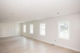 17-B Mott Street, Worcester, Массачусетс 01604, Соединенные Штаты