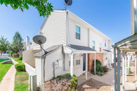 972 S Pitkin Court, Aurora, Colorado 80017, USA