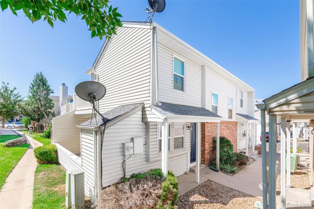 972 S Pitkin Court, Aurora, Colorado 80017