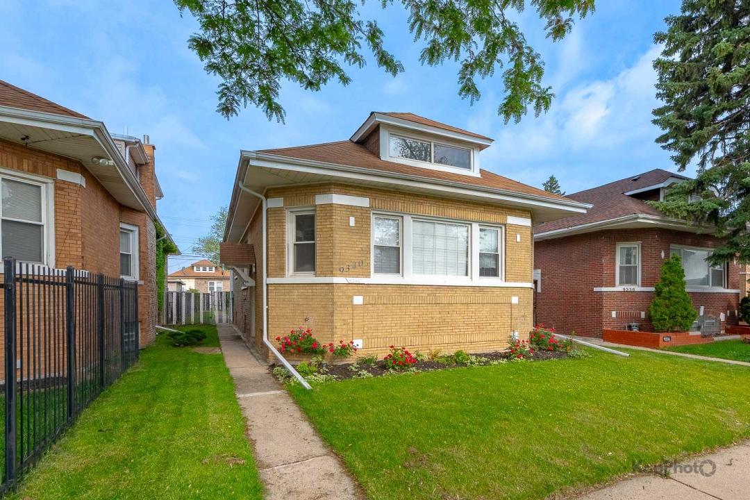 9340 S Elizabeth Street, Chicago, Illinois 60620