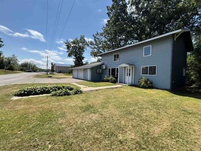 239 N 1st St, Hackensack, Minnesota 56452