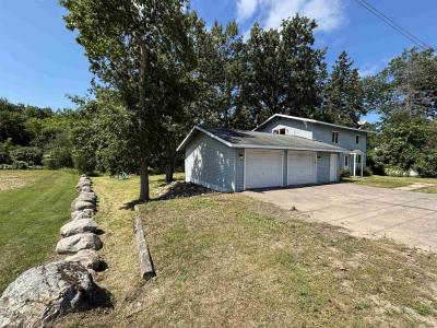 239 N 1st St, Hackensack, Minnesota 56452