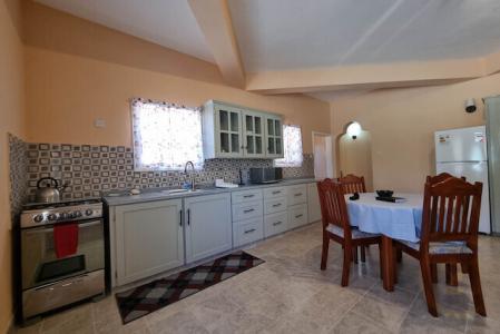 Large 1BD Un, Sun Leisure Apartments, Dr. Grooms Point Salines, Point Salines, St.George West Indies, Grenada