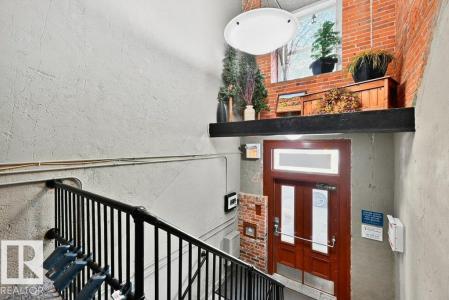 #403 10249 104 ST NW, Edmonton, Alberta T5J 1B1, Canada