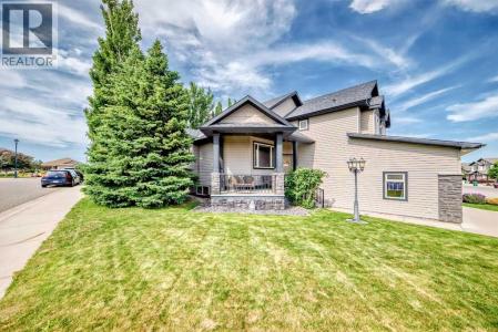 41 CANYONCREST POINT WEST, Lethbridge, Alberta T1K 7Y4, Canada