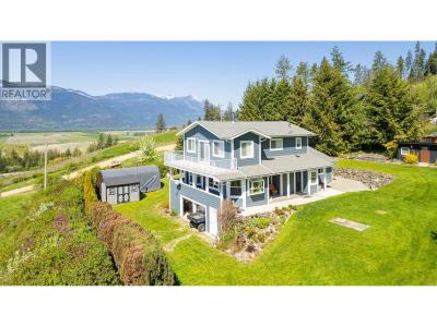 5650 BATHIE ROAD, Wynndel, British Columbia V0B 2N2, Canada