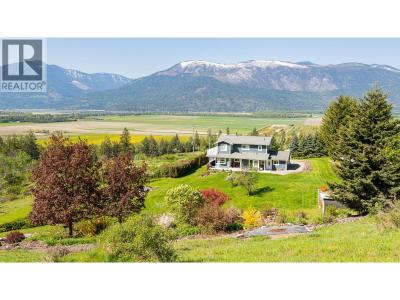 5650 BATHIE ROAD, Wynndel, British Columbia V0B 2N2, Canada