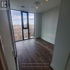 250 LAWRENCE AVENUE WEST, Toronto (lawrence Park North), Ontario M5M 1B1, Canada