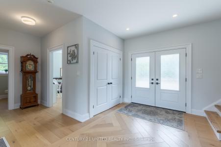 142 HICKORY BEACH ROAD, Kawartha Lakes, Ontario K0M 1N0, Canada