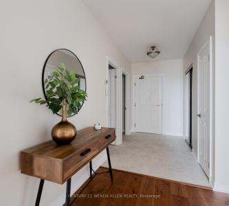 1998 IRONSTONE DRIVE, Burlington, Ontario L7L 7P7, Kanada