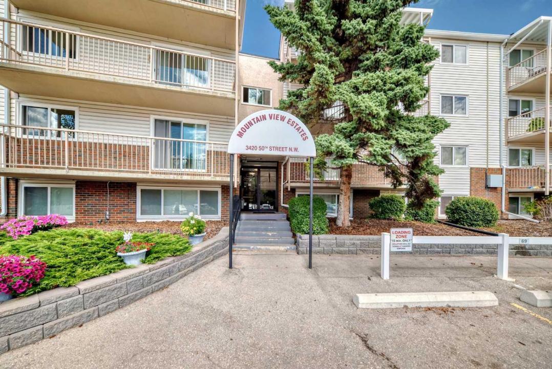 3420 50 STREET NW, Calgary, Alberta T3A 2E1, Kanada