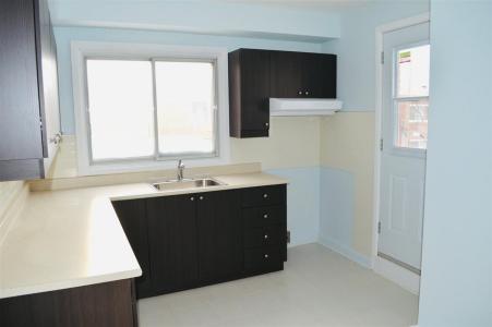 296-302  Boul. Alexis-Nihon, Montréal (Saint-Laurent), 퀘벡주 H4M 2A3, 캐나다