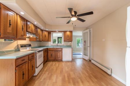 573 Sias Avenue, Newport City, 佛蒙特州 05855, 美國