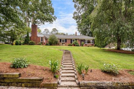 52 Shorewood Drive, Asheville, North Carolina 28804