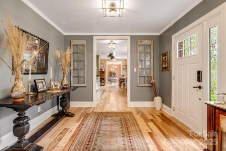 52 Shorewood Drive, Asheville, North Carolina 28804