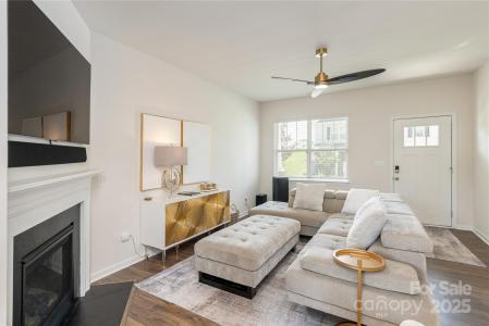 182 Marathon Lane, Candler, צפון קרוליינה 28715, ארצות הברית של אמריקה 