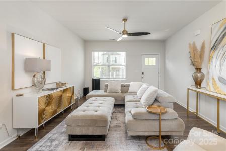 182 Marathon Lane, Candler, צפון קרוליינה 28715, ארצות הברית של אמריקה 