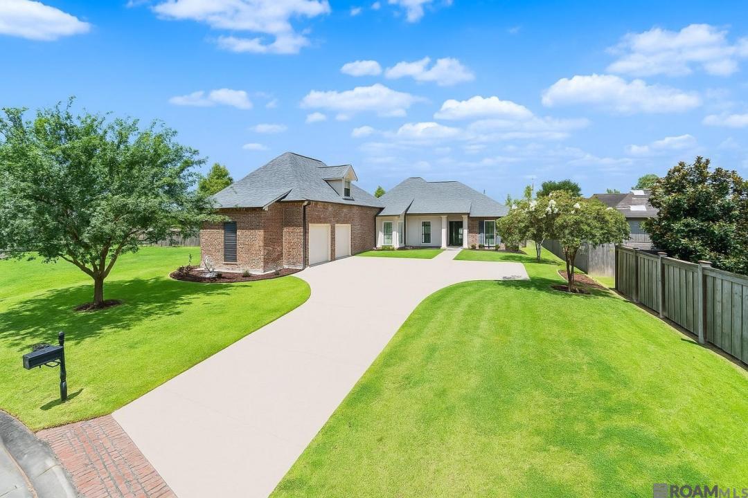 42439 Greens View Dr, Gonzales, Louisiana 70737