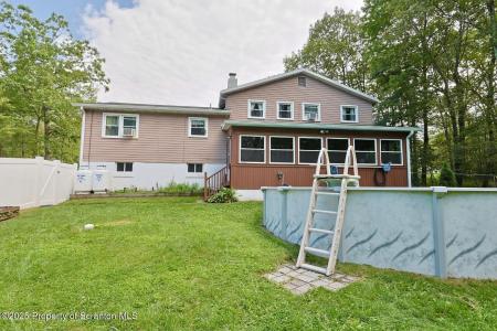 17 Frontier Road, Bear Creek, Pennsylvania 18702