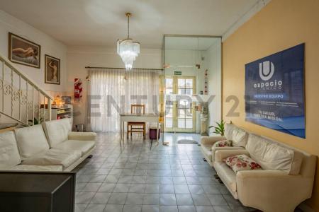 Gral Jose de San Martin 579, Lomas De Zamora, GBA Sur 1832, Argentina