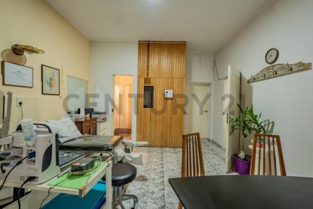 Gral Jose de San Martin 579, Lomas De Zamora, GBA Sur 1832, Argentina