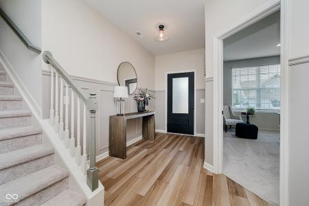 6944 Oakcrest Drive, Mccordsville, Indiana 46055