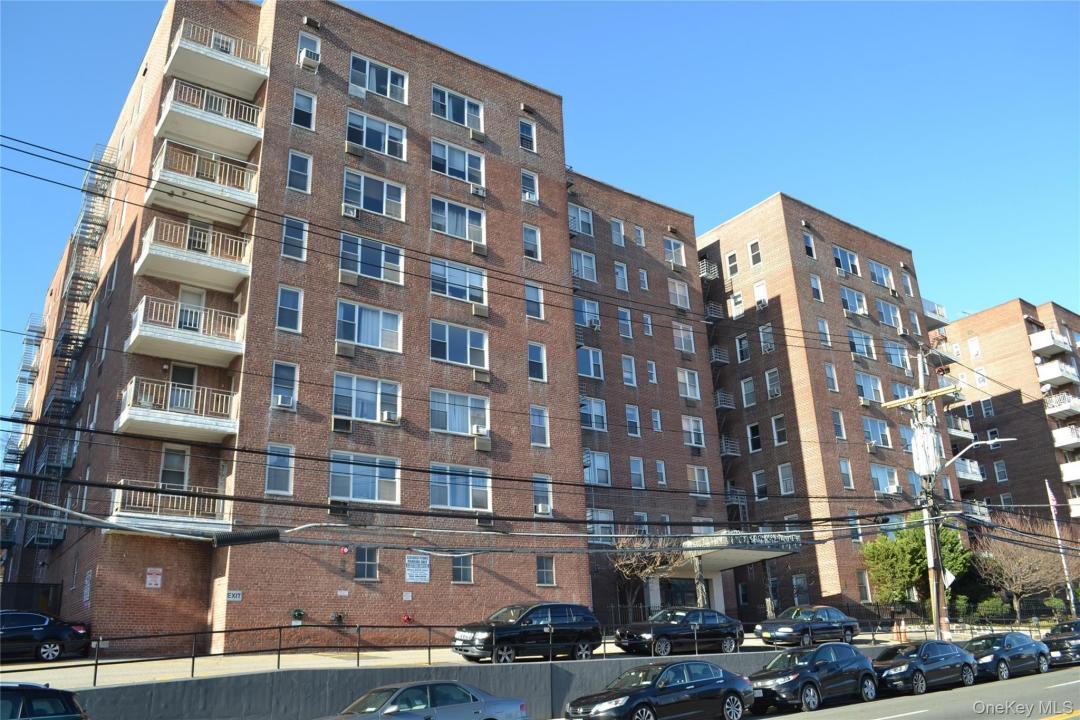 355 Bronx River Road #3F, Yonkers, New York 10704